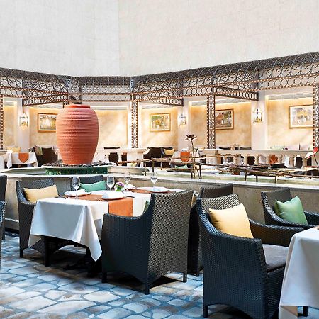 The Royal Garden Hotel Hongkong Restaurant billede The restaurant