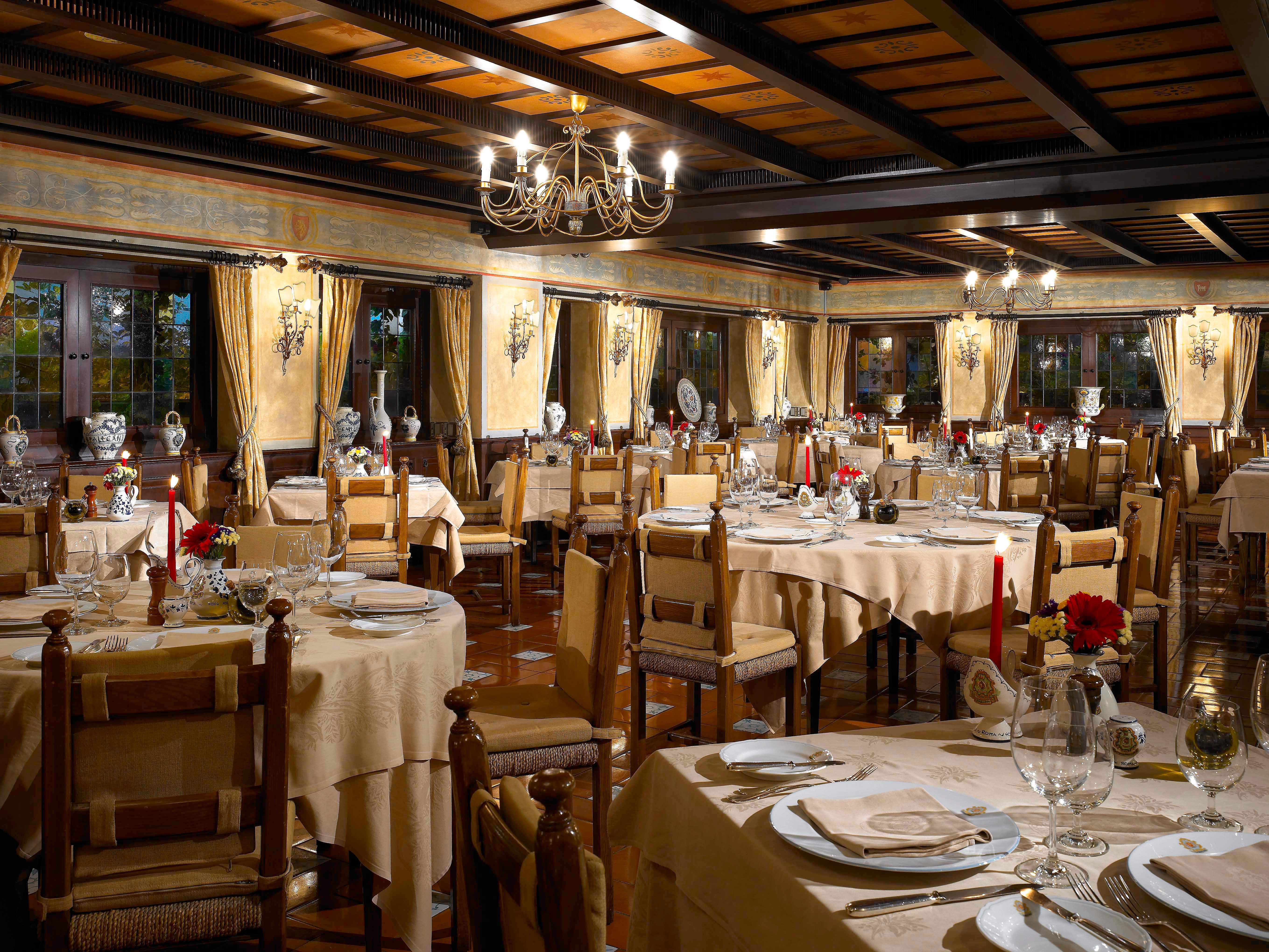 The Royal Garden Hotel Hongkong Restaurant billede Restaurant in Belgrade
