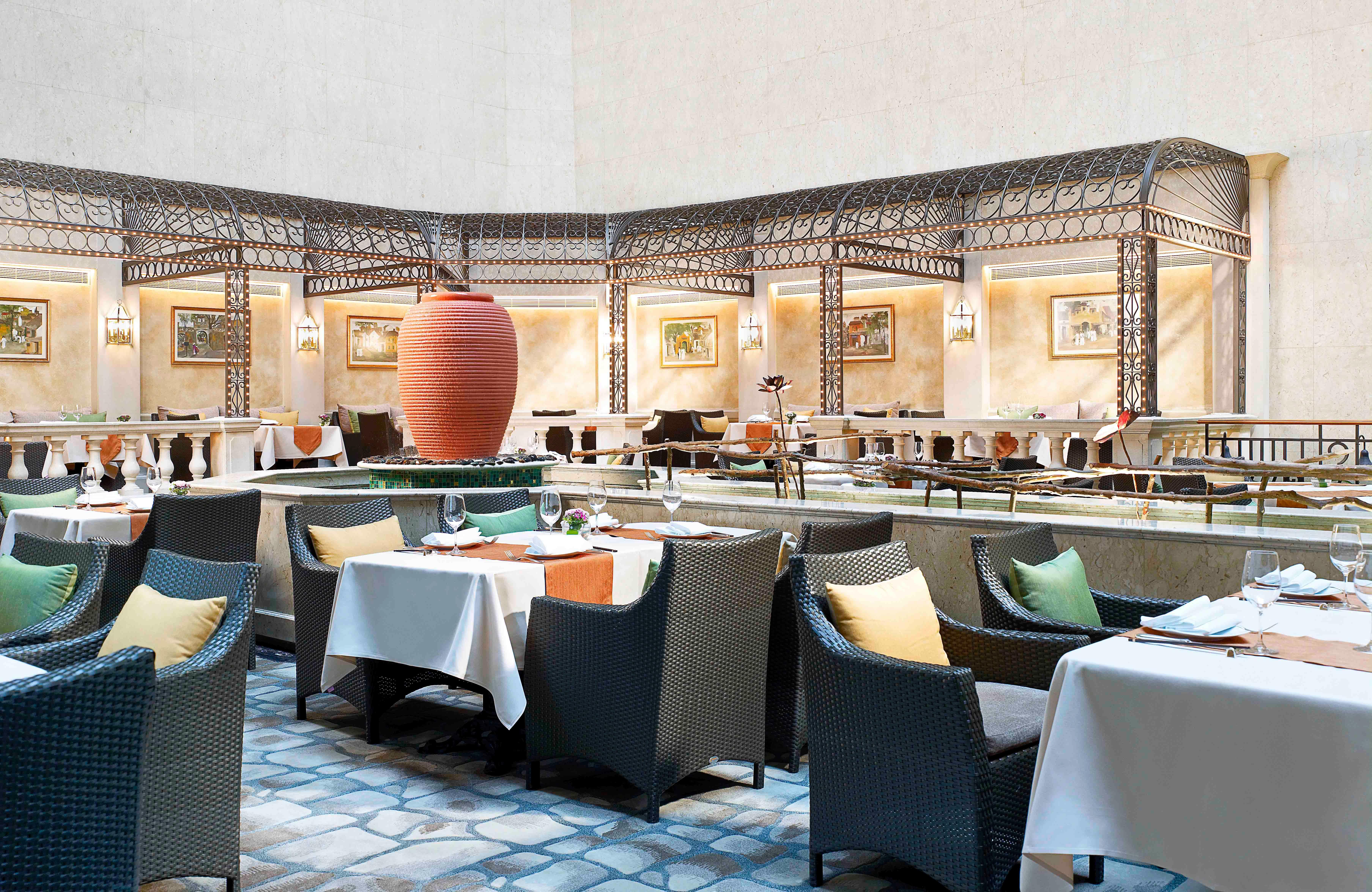 The Royal Garden Hotel Hongkong Restaurant billede The restaurant