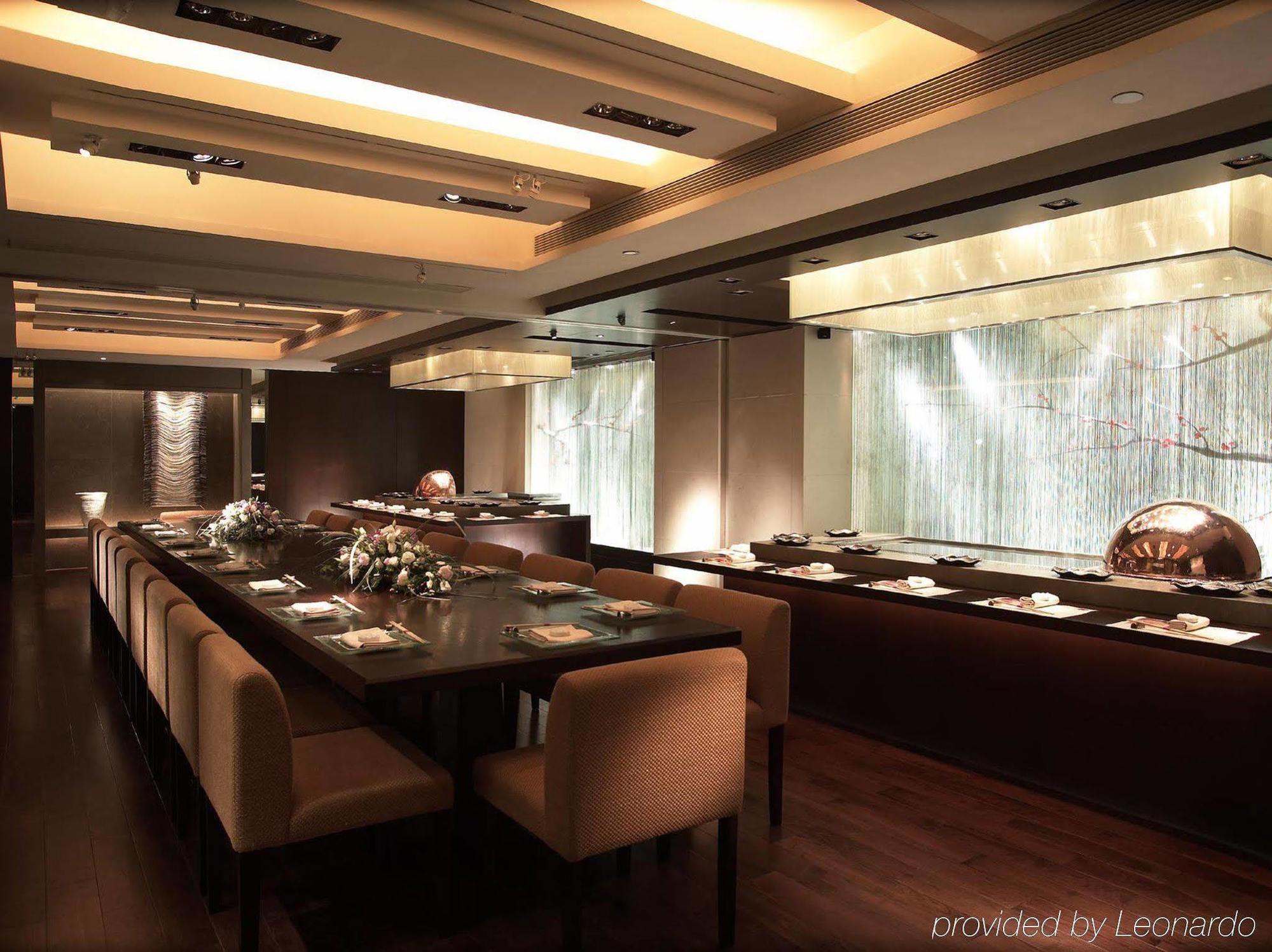 The Royal Garden Hotel Hongkong Restaurant billede The interior of the restaurant