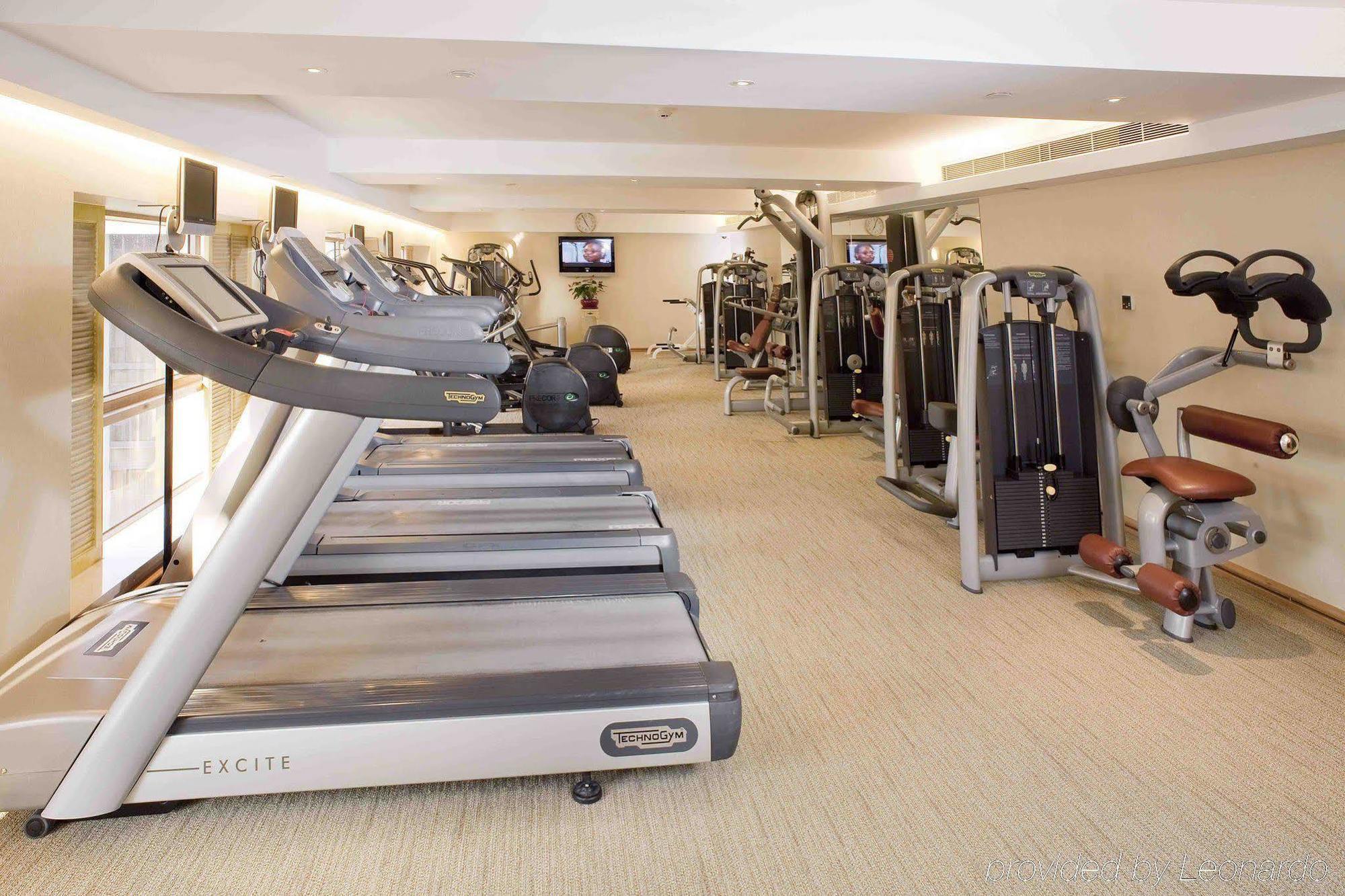 The Royal Garden Hotel Hongkong Faciliteter billede The gym at the hotel