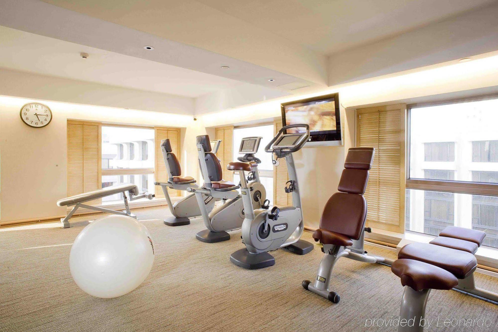 The Royal Garden Hotel Hongkong Faciliteter billede The gym at the hotel