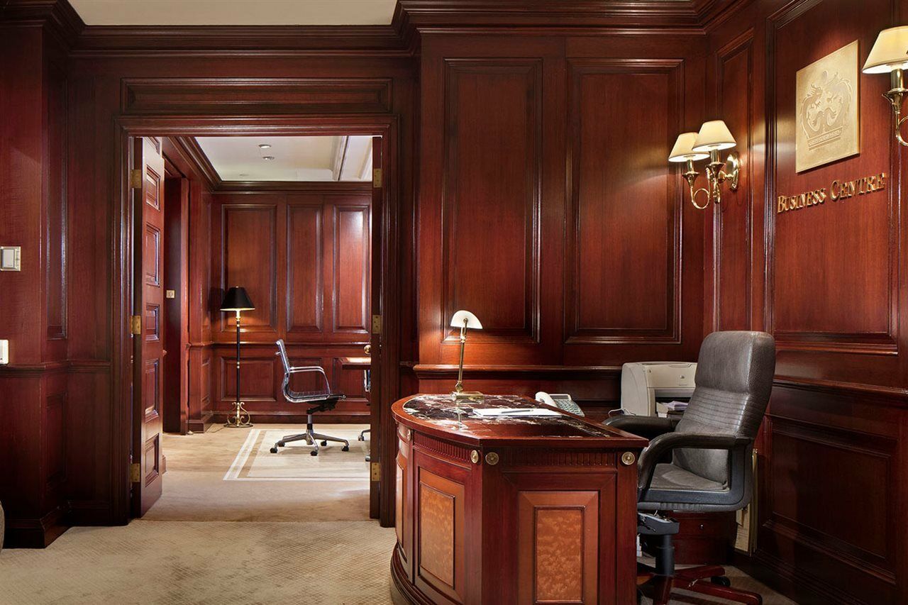 The Royal Garden Hotel Hongkong Eksteriør billede Office of the Chairman