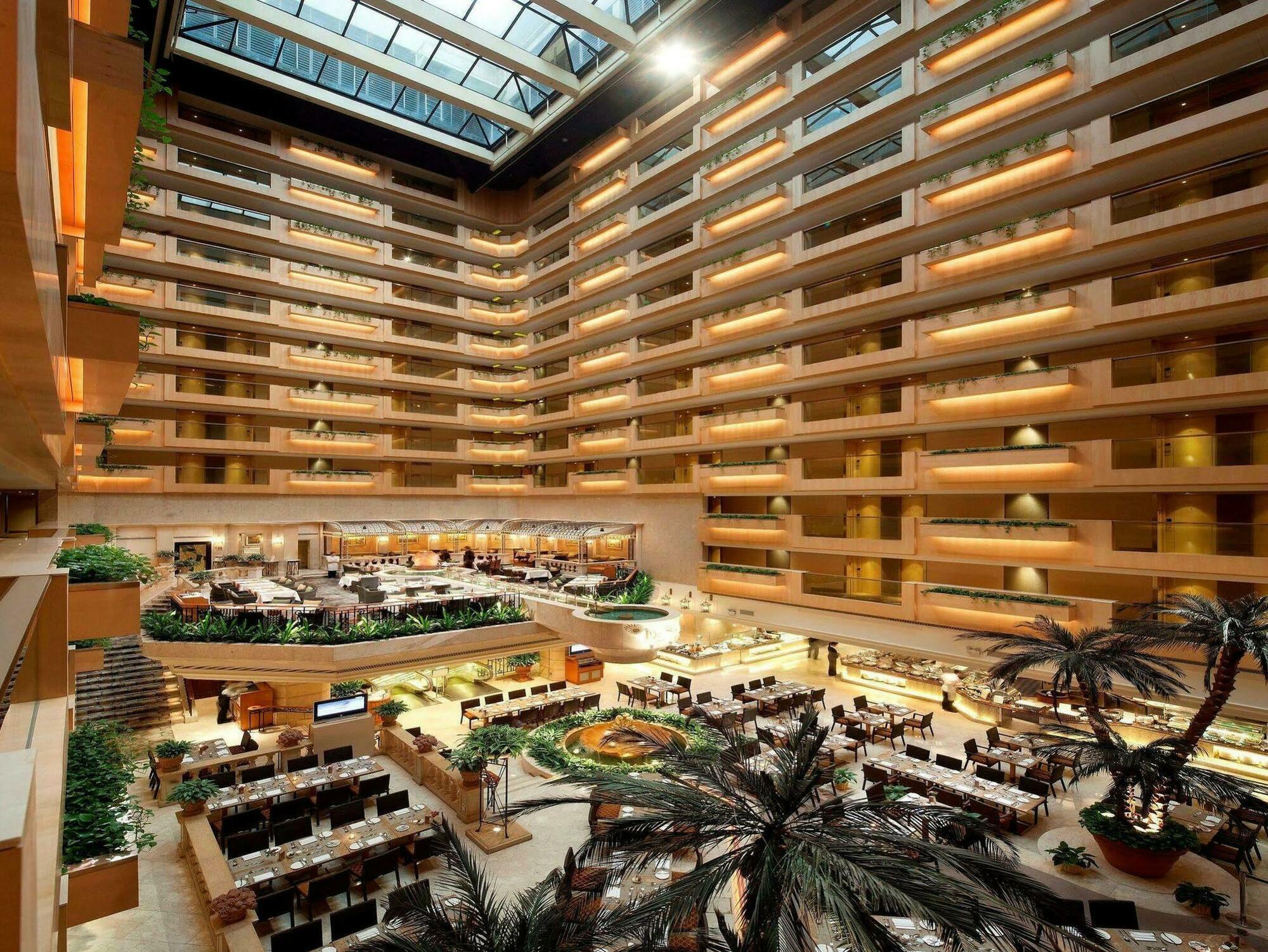 The Royal Garden Hotel Hongkong Eksteriør billede The interior of the hotel
